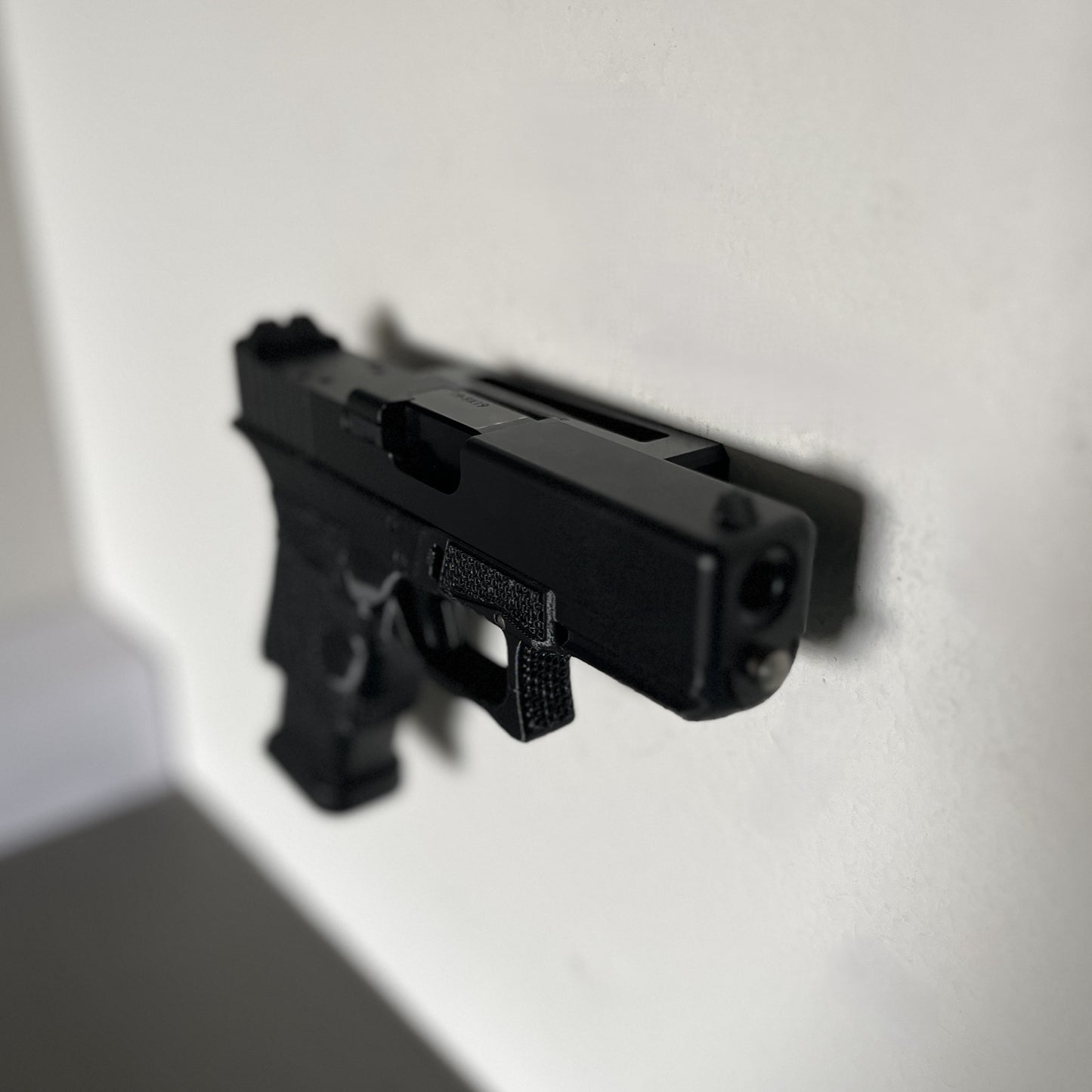 Magnetic Pistol Wall Mount - High Profile
